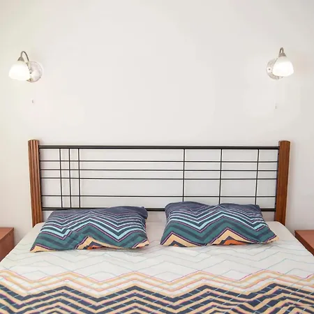 лора بيت ضيافة سينيموريتس