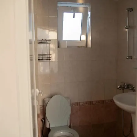 лора بيت ضيافة