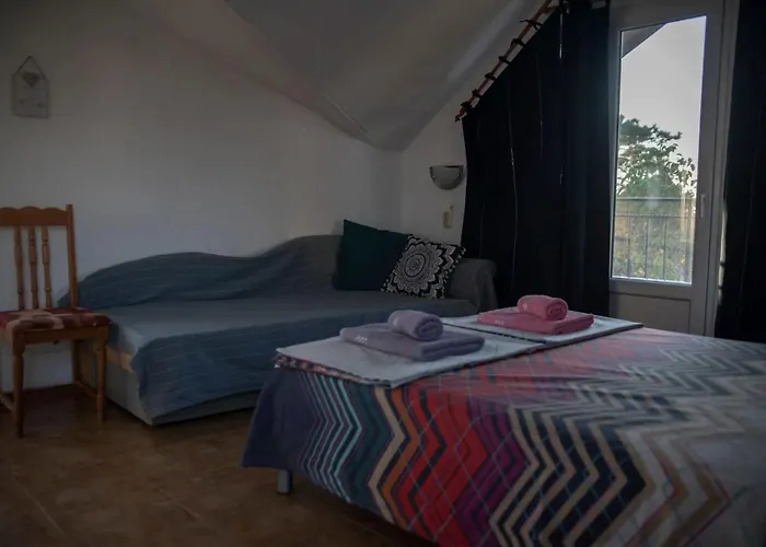 招待所 лора 3*