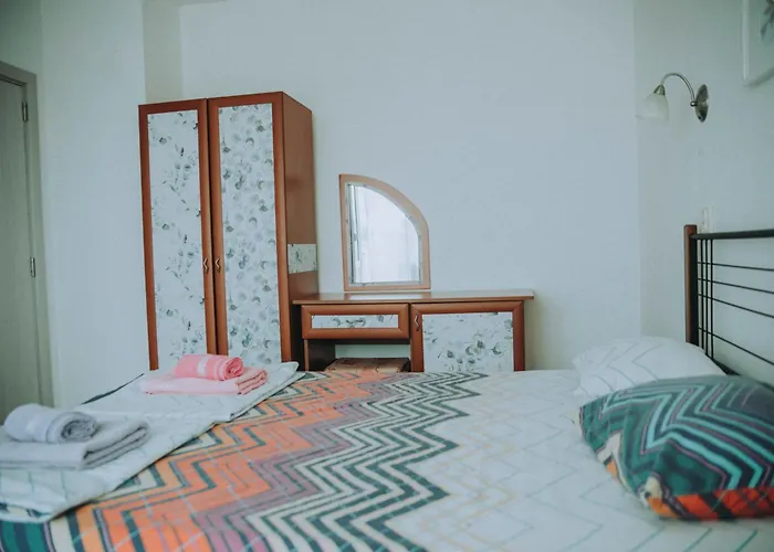 лора 辛尼莫雷特