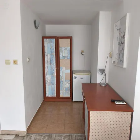 лора Къща за гости 3*