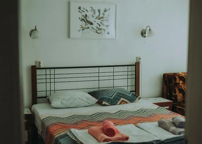 лора Πανσιόν